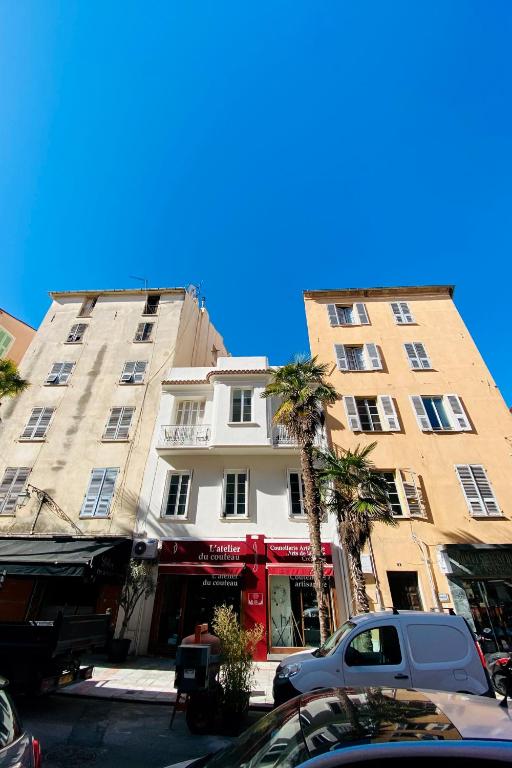 Appartements Rue Bonaparte, quartier Citadelle place Foch - 2
