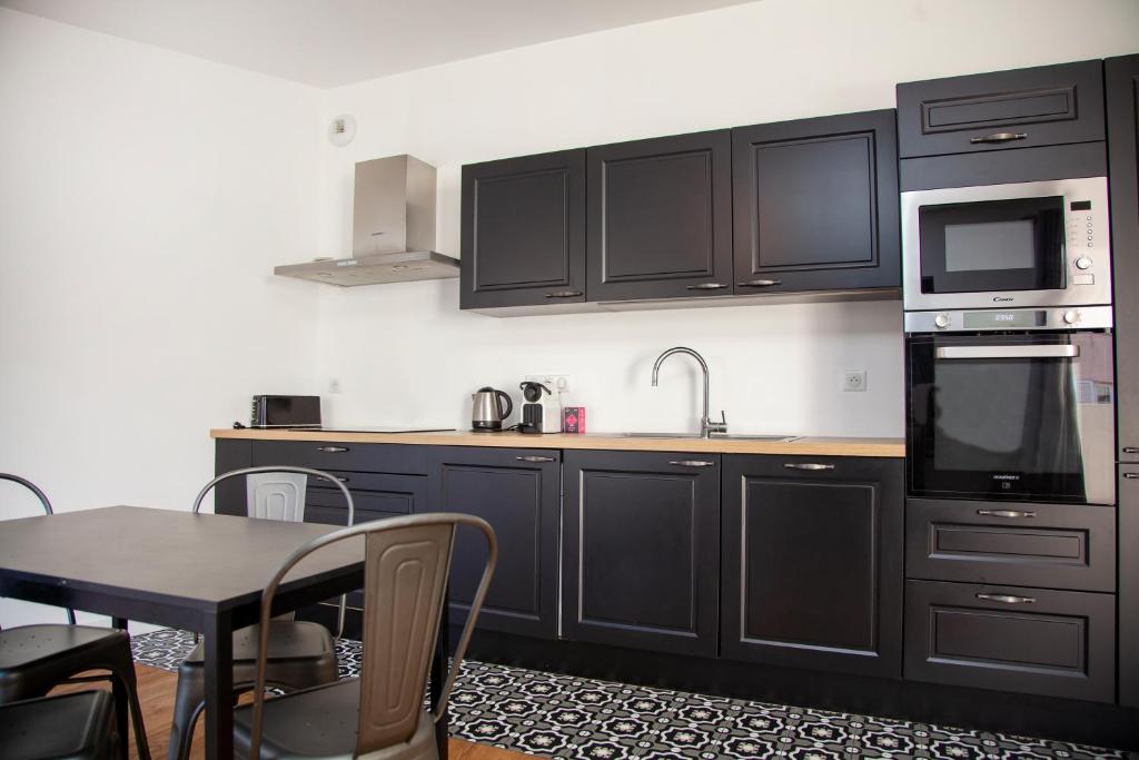 Appartements Rue Bonaparte, quartier Citadelle place Foch - 5