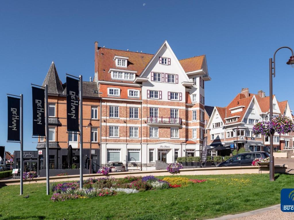 Elegant Seaside Apartment, De Haan