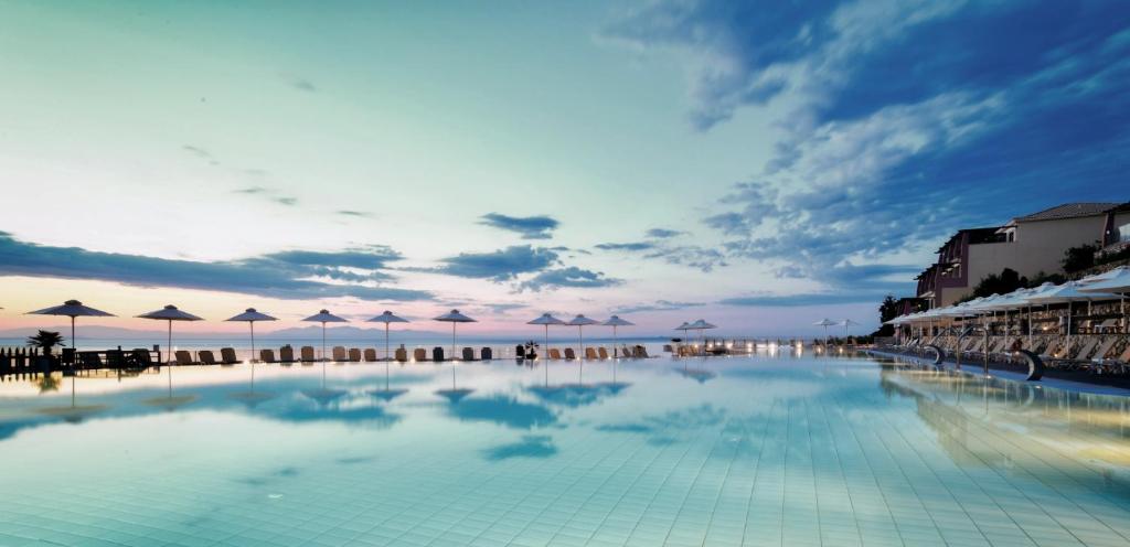 Swimming pool, Apostolata Island Resort & Spa in Kefalonia