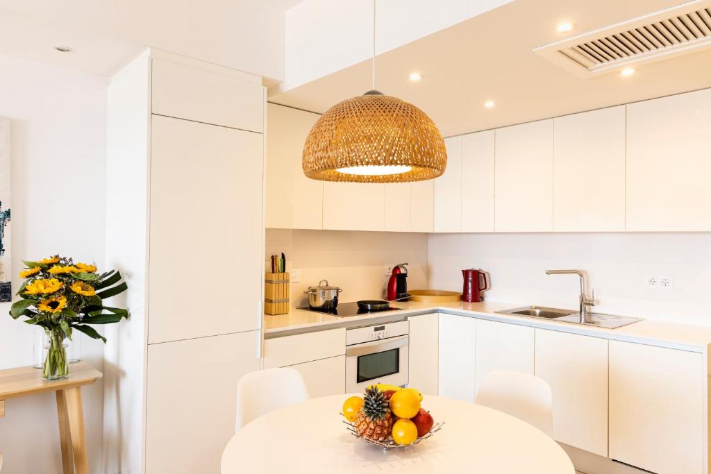 Stunning Sea View Apartment - 4