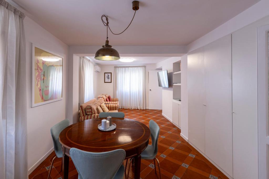Parlamento Luxury Apartment - 2