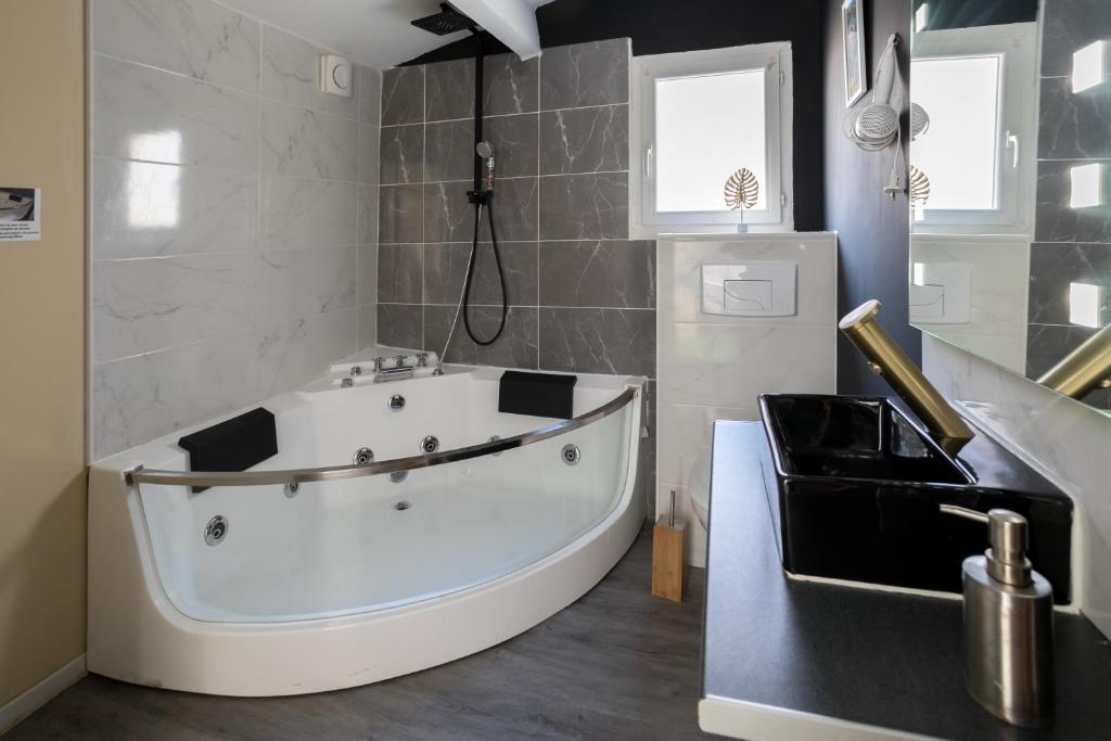 Jacuzzi Terrasse Centre Narbonne - 2