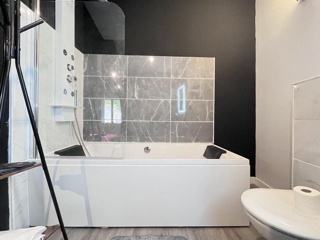 Studio Baignoire centre ville - 5