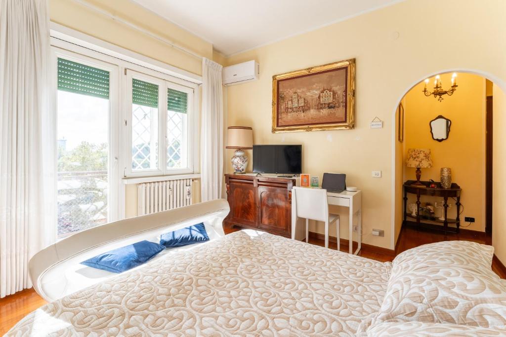 Penthouse Room Private Bath & Wi Fi AC, Rom