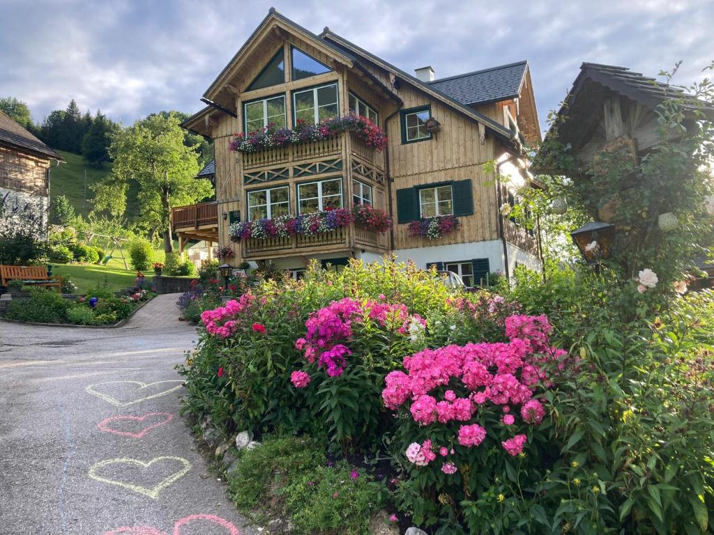 S'Rastl direkt mit Bergpanorama, Grundlsee
