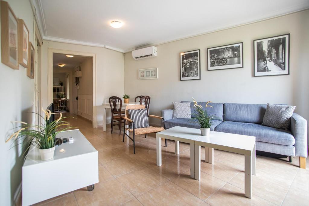 42man1018 Centrally located flat in Sant Antoni, Barcelona