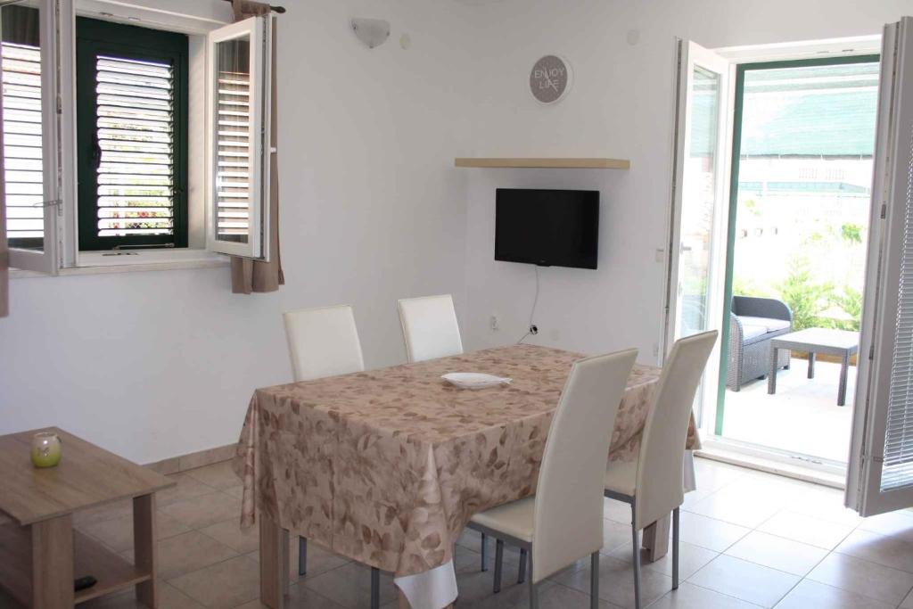 Apartment in Primosten - Sibenik Riviera 35182, Primošten