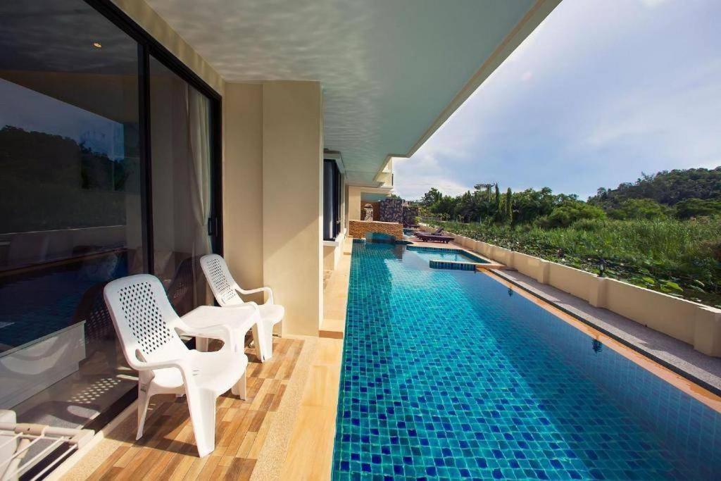 cozy room naiharn beach