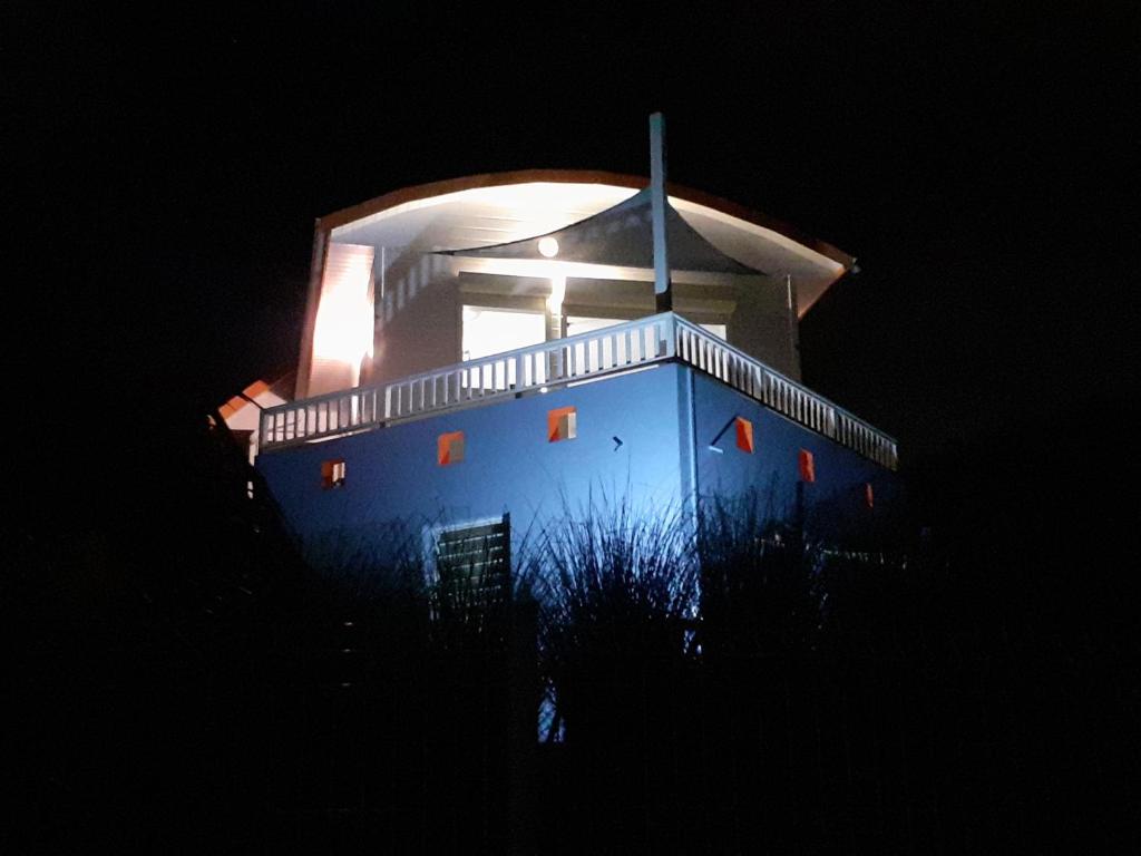 A L'Arche Bleue, Le Robert