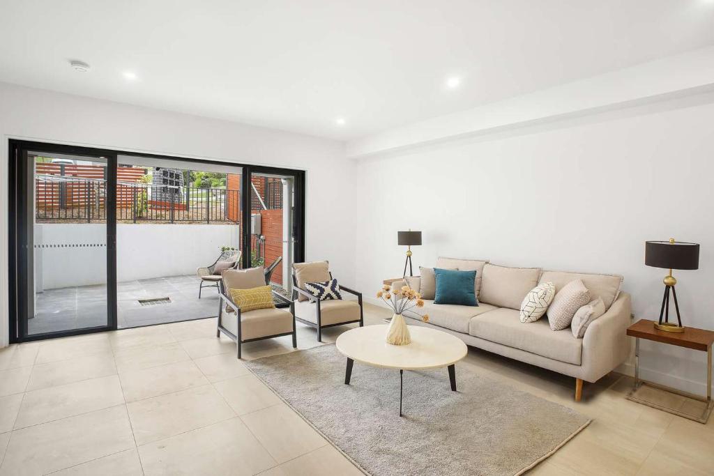 Shellharbour Entire 3 Bedroom Townhouse