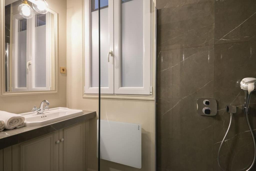 Modern and Cosy flat in the heart of Notre Dame - 5