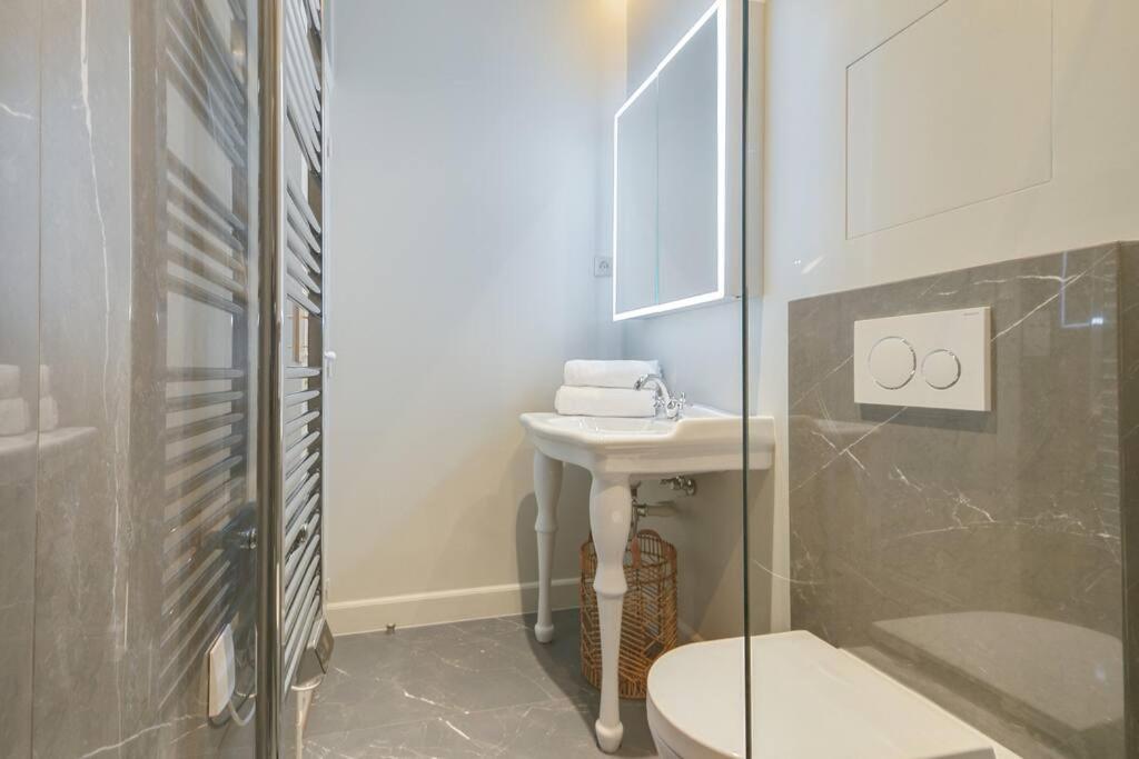 Lovely flat in Central Paris near Notre-Dame - 5
