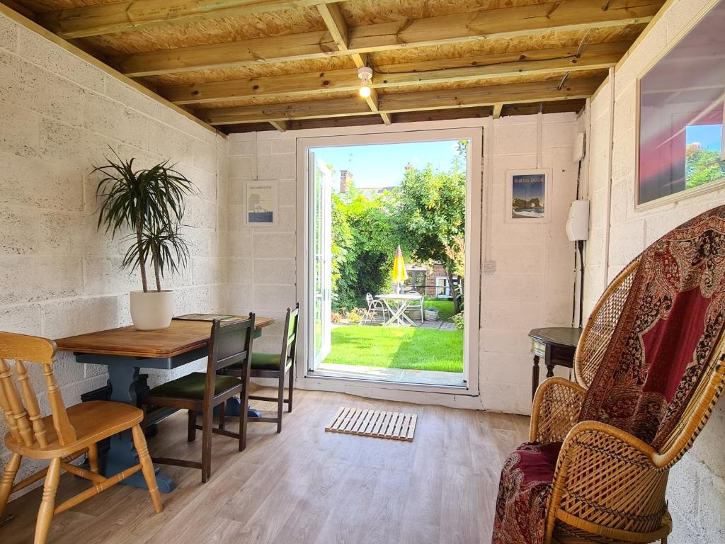 The Hideaway Central Wareham photo 7