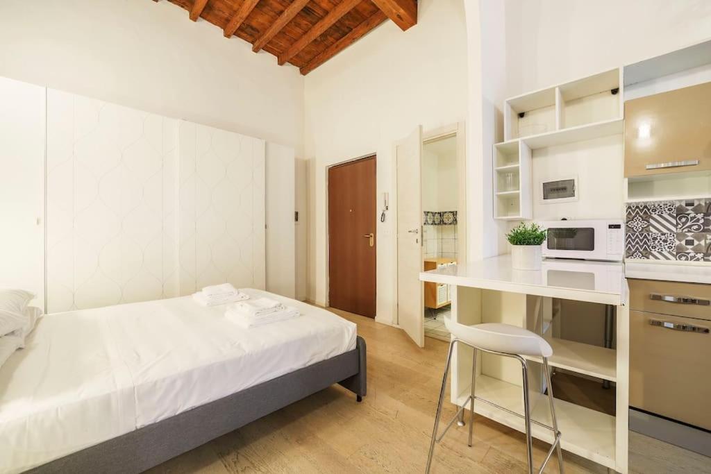UNYCA - Central Studio in Florence 1 - 4