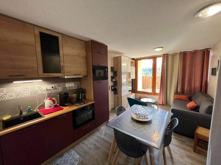 Appartement T2 Superdévoluy 4P, hotel in Superdevoluy