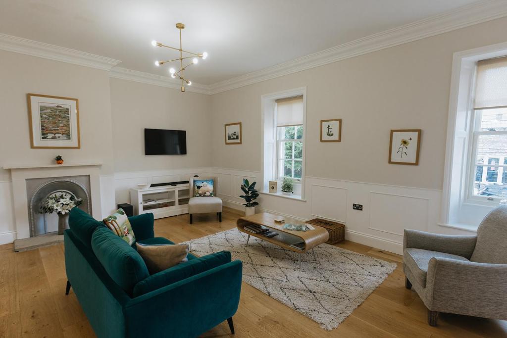 SWALEDALE, OLD SCHOOL ROOMS - Luxury Apartment in Richmond, North Yorkshire, Richmond