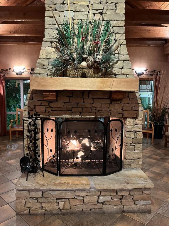 Shared lounge/TV area