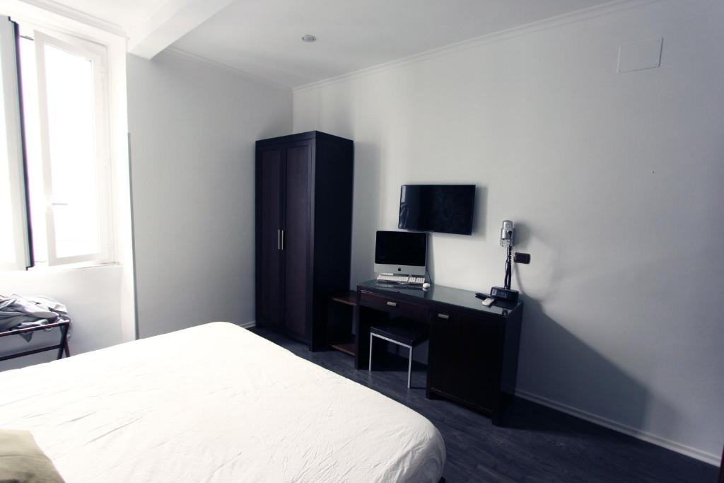 Avignonesi Flat - 3