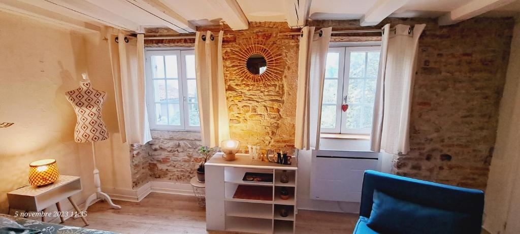 L'Echappée Belle - Centre ville - vue cour arborée, Bourg-en-Bresse