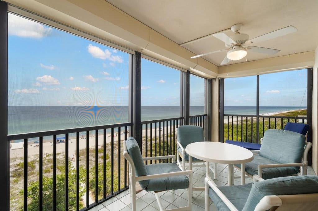 Beachfront Condo with Pool and Hot Tub Reflections On The Gulf 504, Clearwater Beach