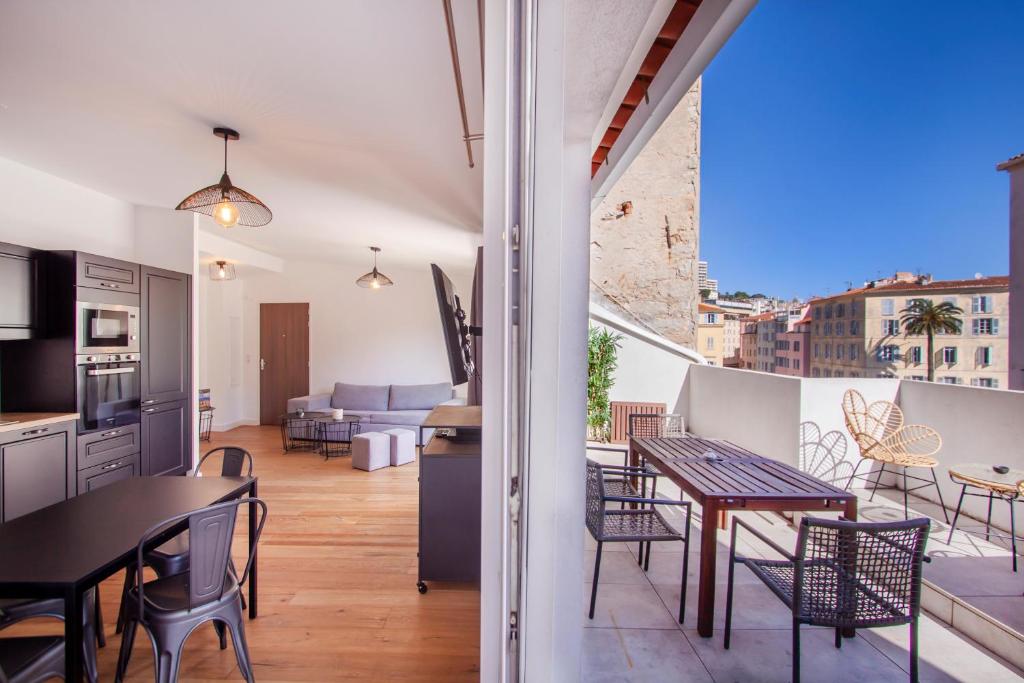 Appartements Rue Bonaparte, quartier Citadelle place Foch - 1