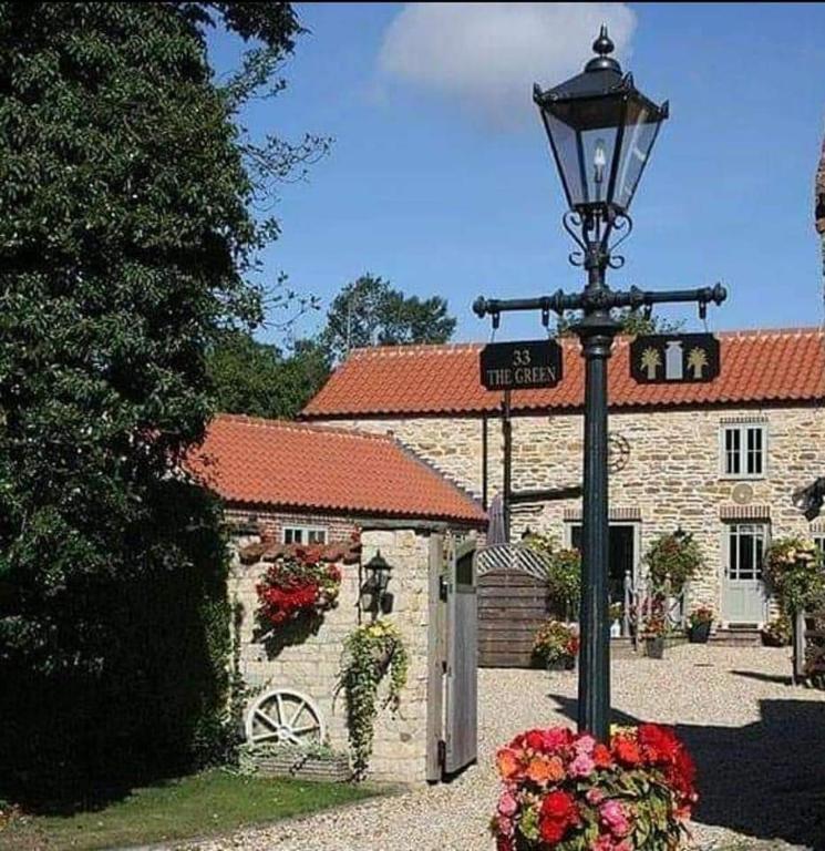 Hidden Gem, Village Location, Hot Tub, Ingham