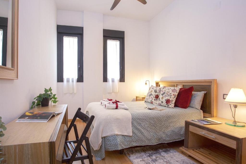 -MalagaSunApts-Cervantes Pool&Parking - 3