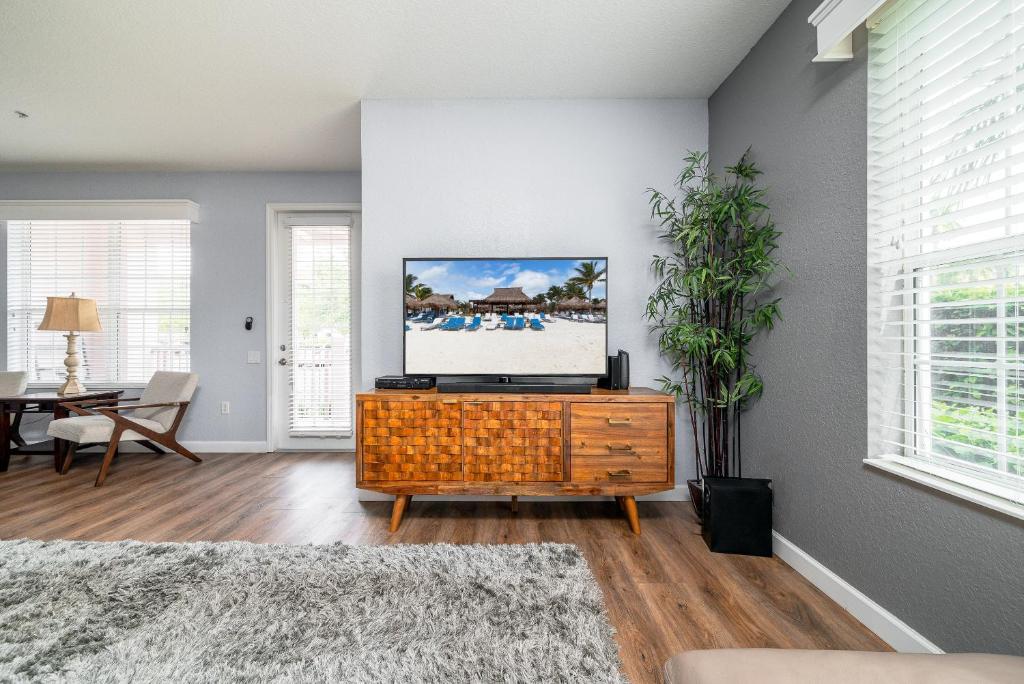 Cayview Avenue Unit 103 Condo 전경