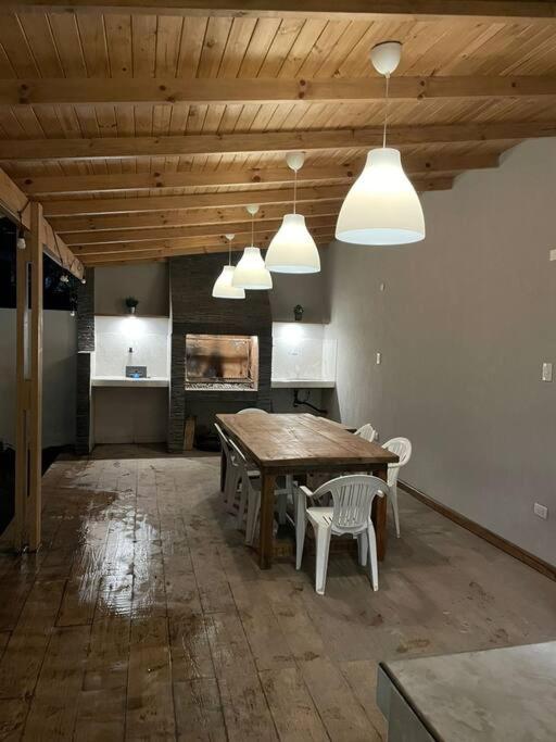 CASA HERMOSA EN LA MEJOR ZONA PARQUE . DISFRUTALA! - 1