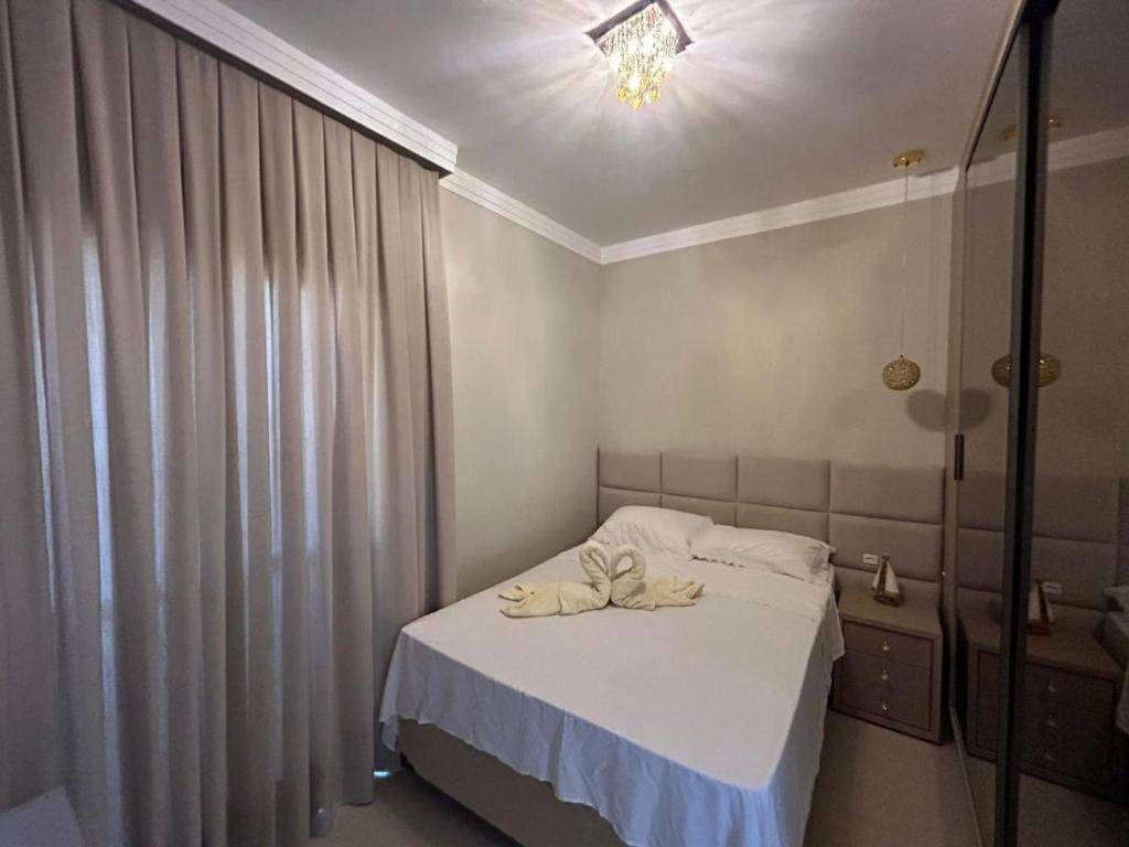 Apartamento confortável com piscina, Governador Celso Ramos