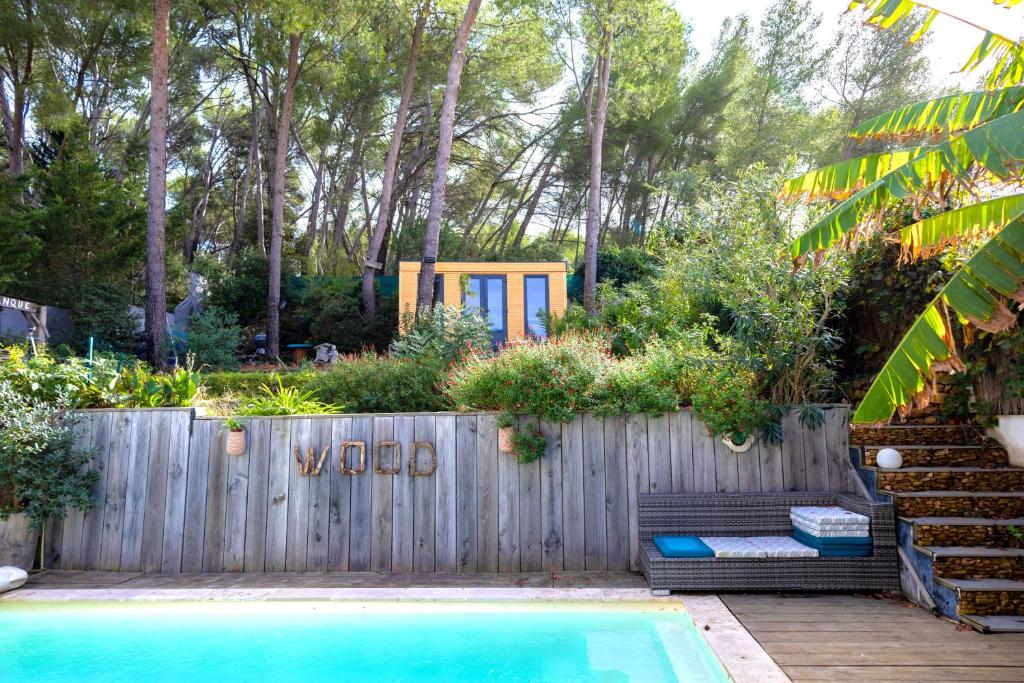 Charmant studio Lodge climatisé avec jardin et Vue sur le Pic Saint Loup