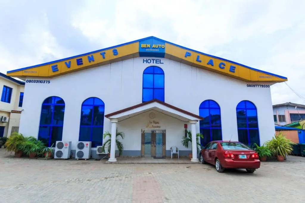 BEN AUTO Hotel，位于拉各斯的酒店