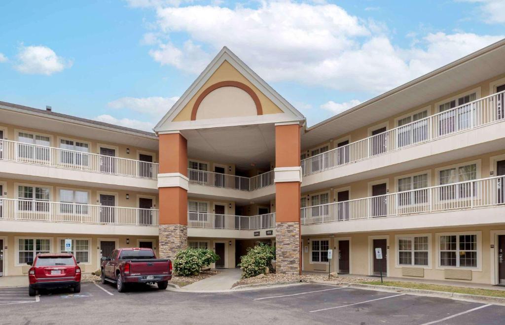 Exterior view, Extended Stay America Suites - Fayetteville - Owen Dr. in Fayetteville (NC)