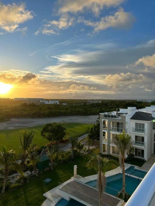 Ocean View Penthouse at Hard Rock by Unwind Properties, Punta Cana