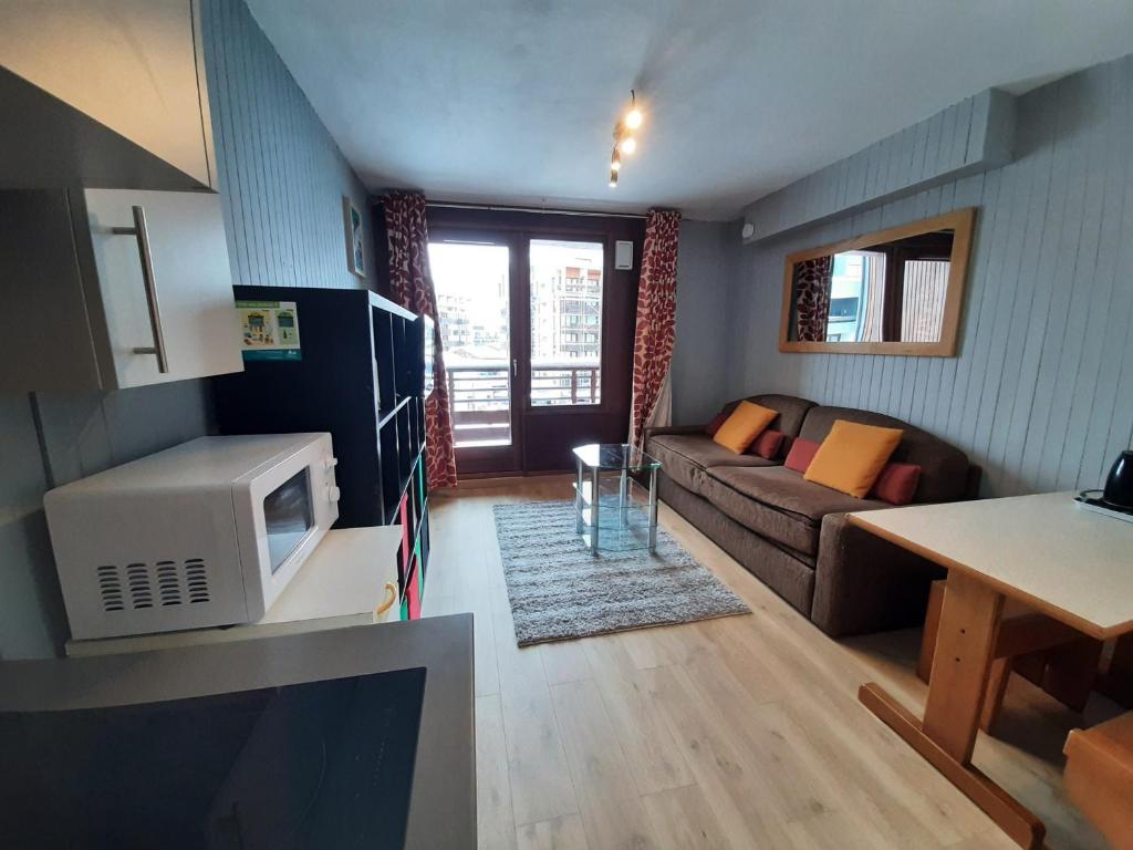 Studio central à Tignes, proche pistes, balcon - FR-1-449-189 - 1