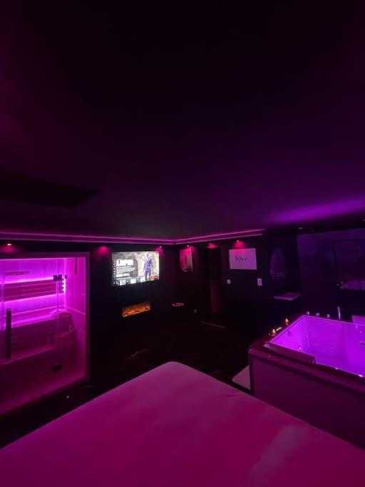 La Suite Prestige Jacuzzi,Sauna,Netflix,Disney - 1
