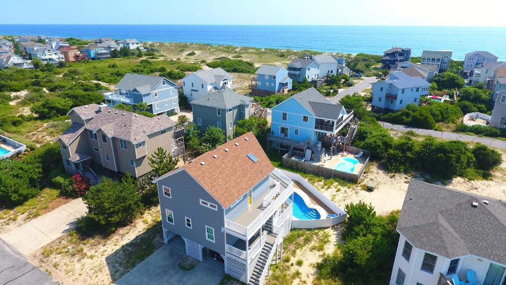 Oceanside, Dogs Welcome, Private Pool, 800 ft to Beach Access, OS2E, Simply A-Mazzing, Corolla
