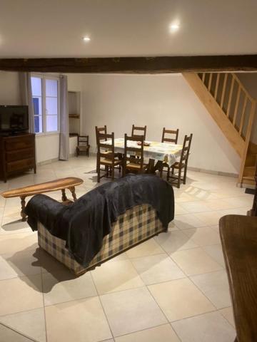 Jade, Dompierre-sur-Charente