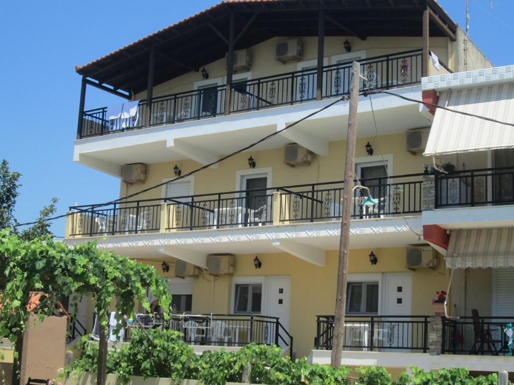Konstantinos Beach 2 — Hotel in Thassos