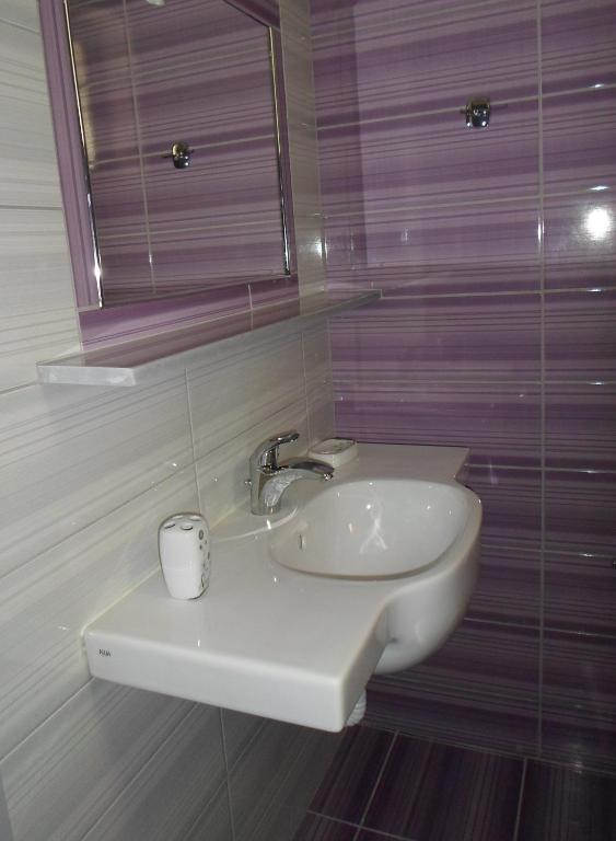 Riviera Rooms photo