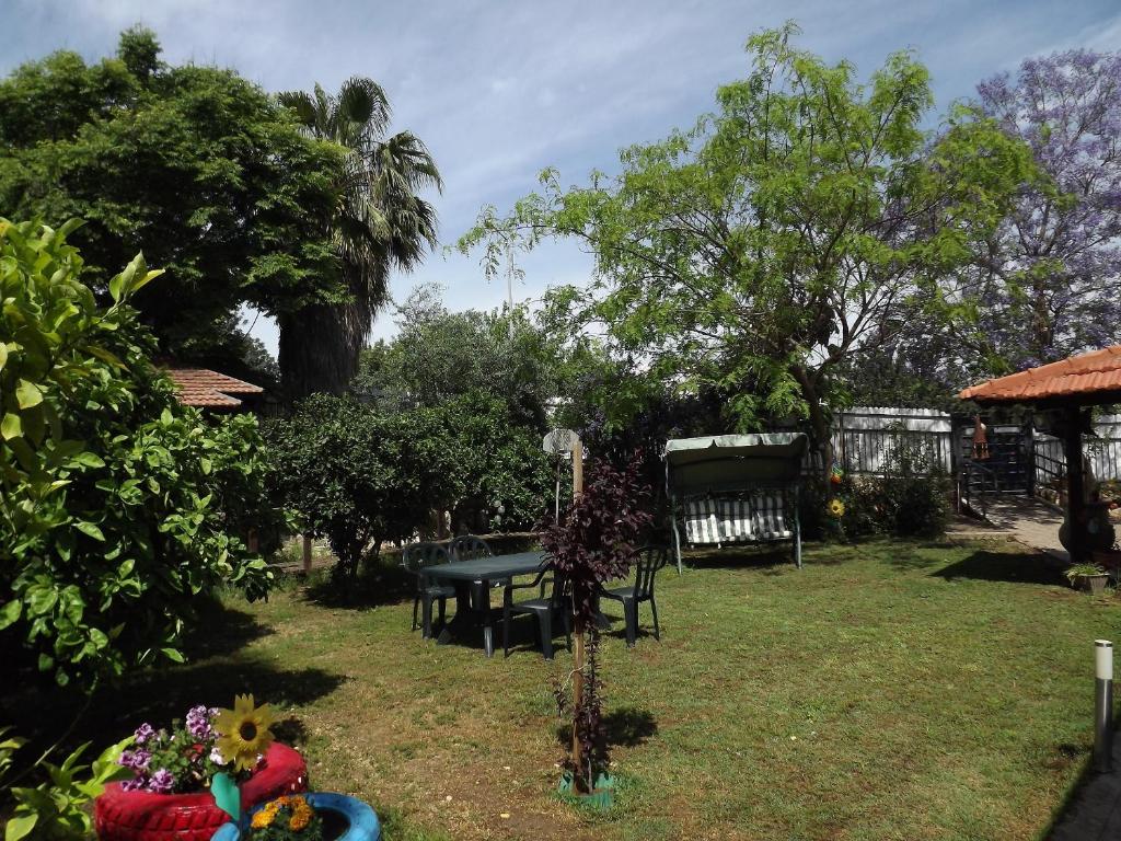 Zimmer In The Garden — Hotel in Carmiel