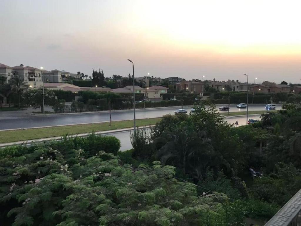 Choueifat - Katameya heights 5th settlement, 3 double bedrooms entire apartment, Káhira