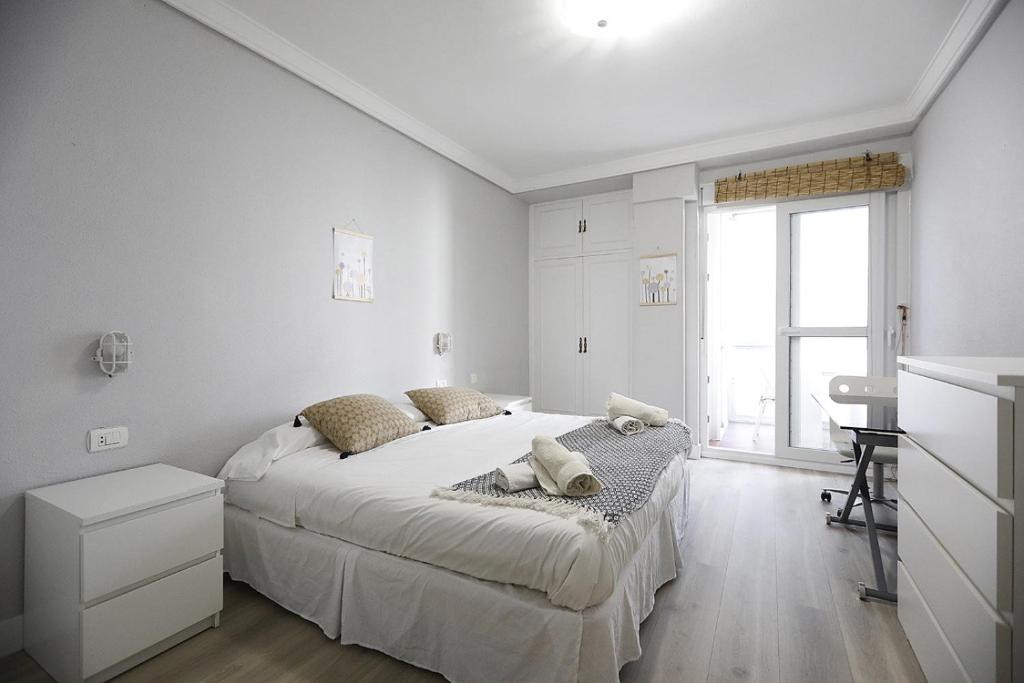 Precioso Piso Céntrico Con Aparcamiento Gratuito - 1