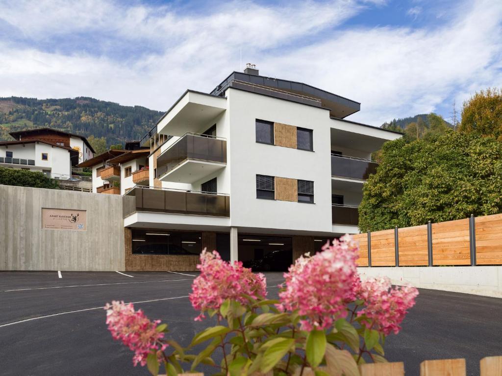 Apart Klocker, Fügen