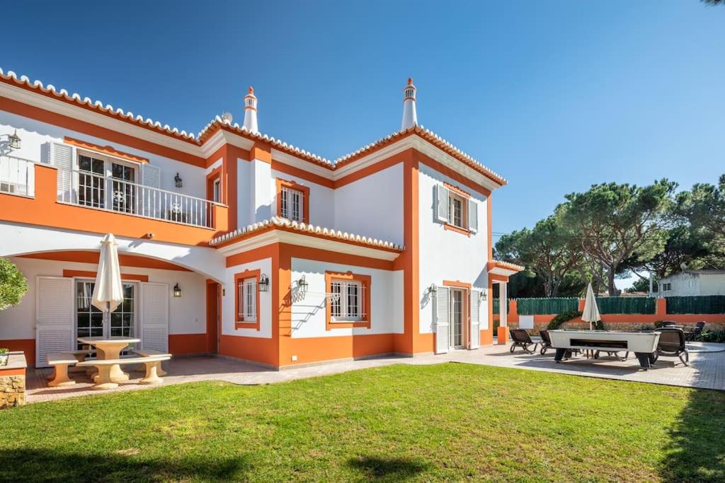 4 Bedrooom Private Villa Ribeiro I Pool, BBQ, AC, WIFI, BEACH, Albufeira