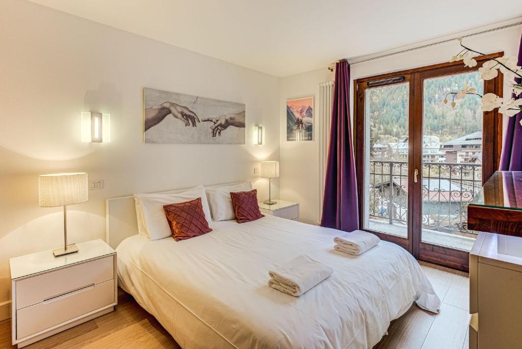Apartment Alpes IV, Alpes Agency, Central Chamonix, sleeps 4 - 2