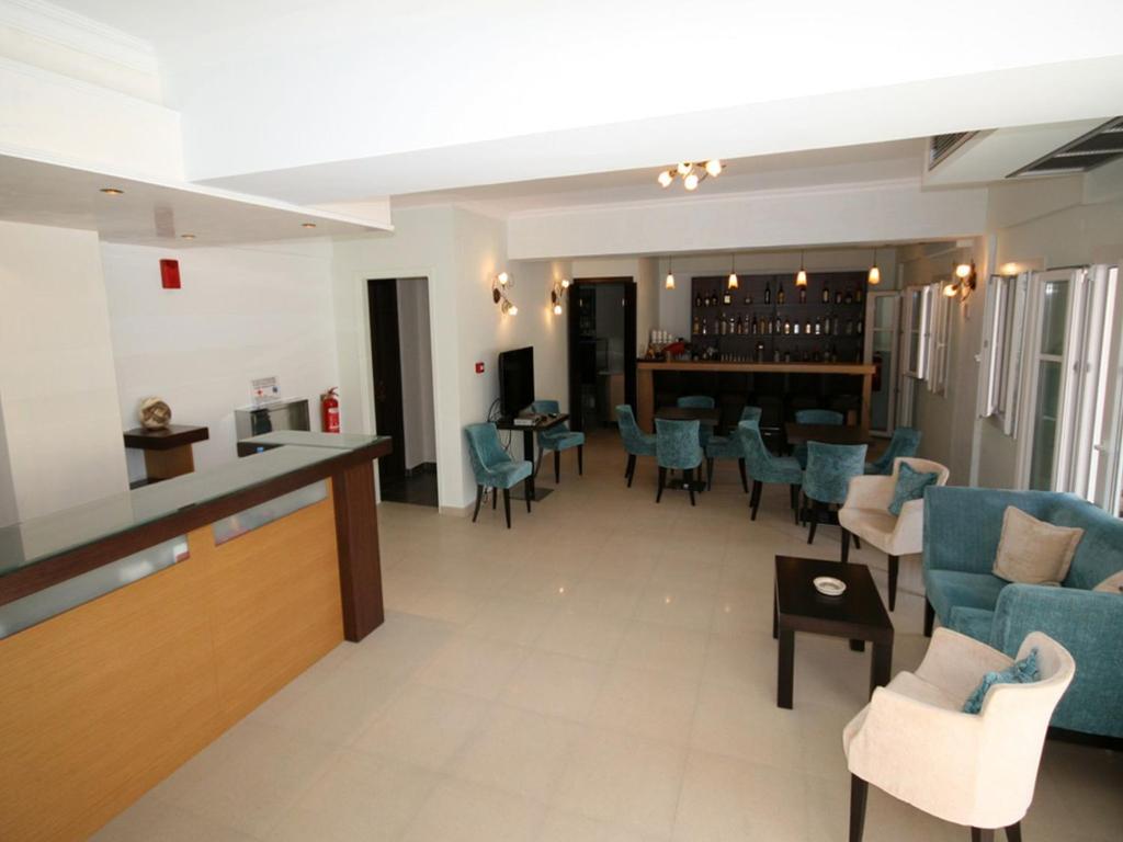 Ionis Hotel photo