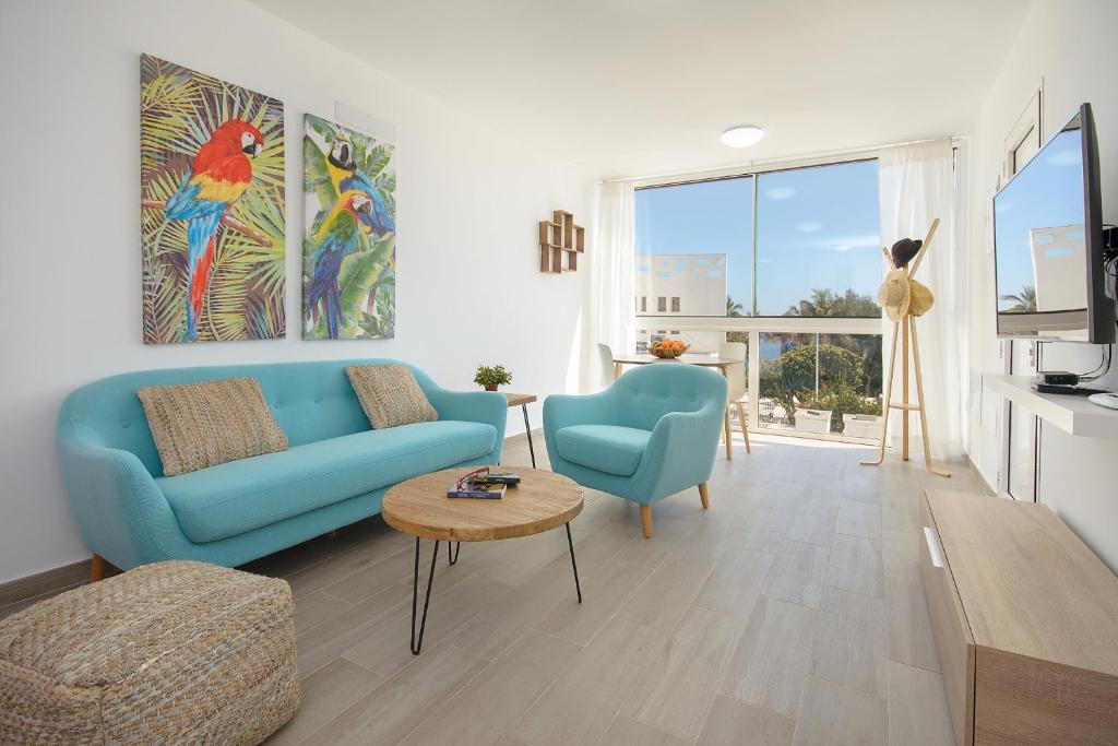 Red Volcano- pool, gym and activities in Sport Center Fariones included, Puerto del Carmen