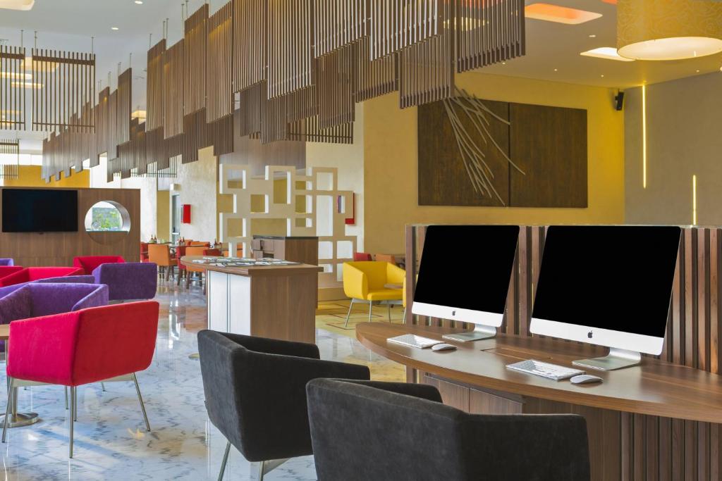 Highly rated by business travelers